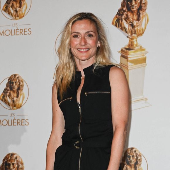 Camille Chamoux au photocall de la 33ème cérémonie des Molières aux Folies Bergère à Paris le 30 mai 2022.

© Coadic Guirec / Bestimage