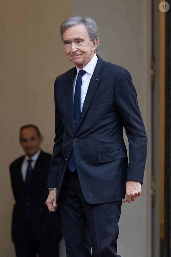 L'homme d'affaires français et PDG de LVMH Bernard Arnault arrive au Palais présidentiel de l'Elysée avant un dîner d'Etat avec les présidents français et brésilien à Paris le 5 juin 2025. Photo par Raphael Lafargue/ABACAPRESS.COM