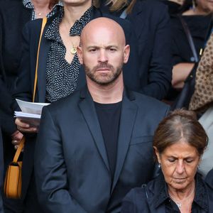 Franck Gastambide à la sortie des obsèques de Mathilde Favier en l'église Saint-Sulpice à Paris le 31 août 2026.
© Dominique Jacovides-Cyril Moreau/Bestimage