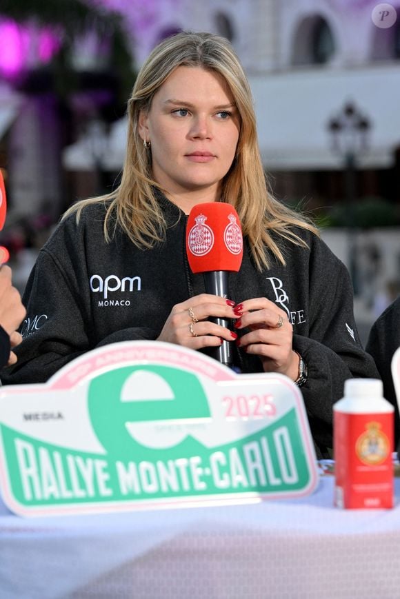 Camille Gottlieb, la fille de la princesse Stéphanie et de Jean Raymond Gottlieb, est au départ du 9ème E-Rallye de Monte-Carlo, en tant que co-pilote de son amie Margaux Grundstein au volant d'une volvo, sur la place du Casino à Monaco, le 15 octobre 2025. © Bruno Bebert / Bestimage