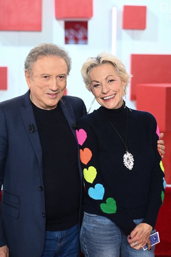 Exclusif - Michel Drucker et Lio - Enregistrement de l'émission Vivement dimanche au studio Rive gauche , presentée par Michel Drucker . Diffusion sur France 3 le 30 novembre 2025. © Guillaume Gaffiot / Bestimage