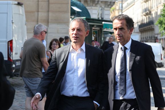 Marc-Olivier Fogiel, Alexandre Bompard - Arrivées aux obsèques de Philippe Labro en l'église de Saint-Germain-des-Prés à Paris le 13 juin 2025. © Dominique Jacovides - Christophe Clovis / Bestimage