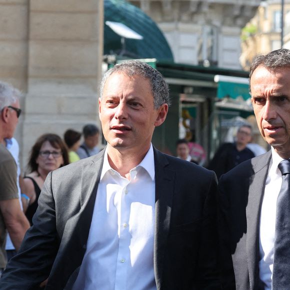 Marc-Olivier Fogiel, Alexandre Bompard - Arrivées aux obsèques de Philippe Labro en l'église de Saint-Germain-des-Prés à Paris le 13 juin 2025. © Dominique Jacovides - Christophe Clovis / Bestimage