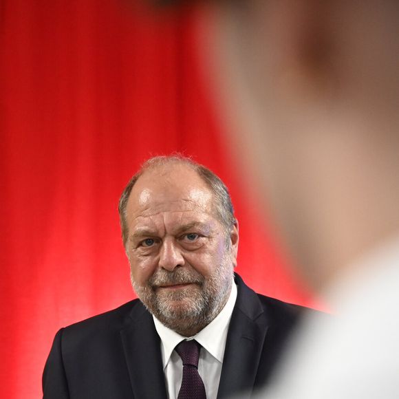 intitulée "Seul contre tous"

Eric Dupond-Moretti est à Saint-Just (Hérault) à l'occasion du premier anniversaire de la loi qui a simplifié la procédure pour changer de nom le 15 juin 2023.

© Valentina Claret / Panoramic / Bestimage