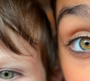 Et miracle : les deux enfants du sportif partagent une particularité physique rare ! Ils ont tous les deux les yeux verts.
Les deux enfants de Camille Lacourt, Jazz (12 ans et fille de Valérie Bègue) et Marius (4 ans et fils d'Alice Detollenaere), ont les yeux verts.