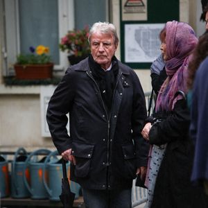 Bernard Kouchner lors des obsèques de l'avocat Georges Kiejman au cimetière du Montparnasse à Paris, France, le 12 mai 2023. Photo par Nasser Berzane/ABACAPRESS.COM