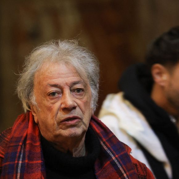Le chanteur français Hervé Vilard lors d'une messe à la mémoire de l'actrice française Brigitte Bardot à l'église Saint-Roch à Paris, le 28 janvier 2026. Photo par Nasser Berzane/ABACAPRESS.COM