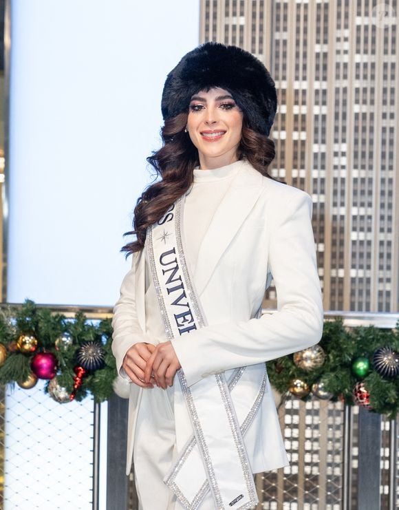 En 2025, le concours a été entaché par de nombreux scandales

Miss Univers Fatima Bosch Fernandez, gagnante de la 74ème édition du concours, visite l'Empire State Building à New York, NY le 3 décembre 2025. Photo par Lev Radin/SPUS/ABACAPRESS.COM