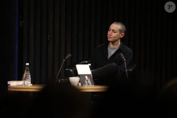 L'écrivaine a décrit leur vie dans ses romans

Exclusif - Constance Debré à la Station Ausone - Mollat, le 4 Mars 2022, pour la présentation de son livre "Nom" à Bordeaux le 4 mars 2022.
© Jean-Marc Lhomer / Bestimage