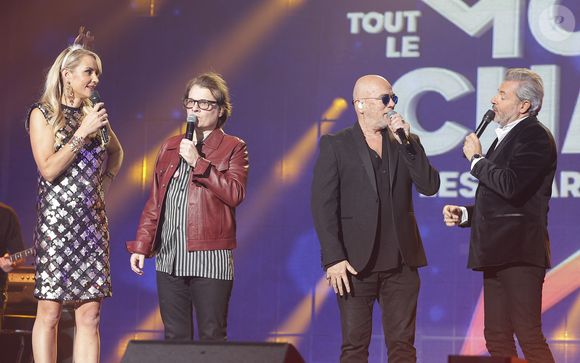 Exclusif - Élodie Gossuin, Bénabar, Pascal Obispo et Jérôme Anthony lors du concert du gala de Noël de l'association Tout le monde contre le cancer fête ses 20 ans diffusé le 24 décembre sur M6 à l'Adidas Aren Porte de la Chapelle à Paris, France, le 4 décembre 2025. © Coadic Guirec/Bestimage
