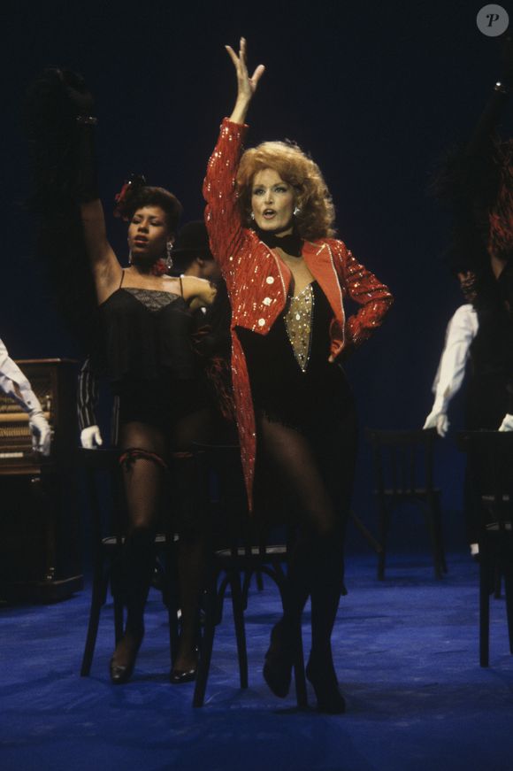En France, à Paris, Dalida sur le plateau du "Show Dalida" en mars 1984. ©Bernard LEGUAY via Bestimage