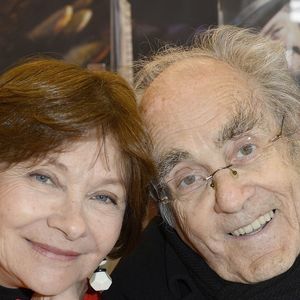 Macha Méril et Michel Legrand à la 34ème édition du salon du livre à la Porte de Versailles à Paris.

Photo : Coadic Guirec / Bestimage