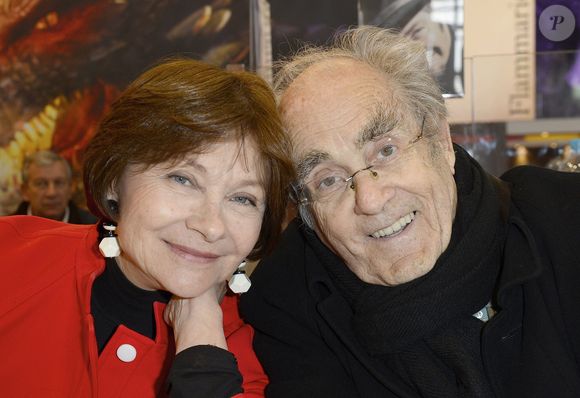 Macha Méril et Michel Legrand à la 34ème édition du salon du livre à la Porte de Versailles à Paris.

Photo : Coadic Guirec / Bestimage