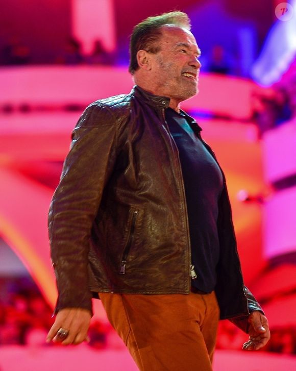S’appuyant sur une analyse de 20 études scientifiques, il affirme que quatre élèments garantissent le succès d'une nouvelle habitude, et la volonté n’en fait pas partie !

Arnold Schwarzenegger lors de l'événement Netflix "Tudum" à la Biennale d'Ibirapuera à São Paulo, Brésil, le 16 juin 2023. © Backgrid USA / Bestimage