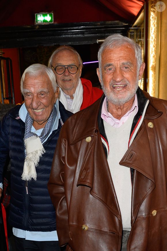 Charles Gérard, Jean-Paul Belmondo et Christian Brincourt - Louis-Michel Colla fête son 60ème anniversaire au théâtre de la Gaîté-Montparnasse à Paris le 8 novembre 2016. Louis-Michel Colla est le directeur du théâtre de la Gaîté-Montparnasse depuis 1998. © Coadic Guirec/Bestimage