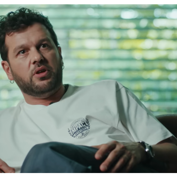 A travers un documentaire YouTube filmé dans sa demeure, il livre quelques images de son intérieur.

Claudio Capéo ouvre les portes de sa maison.