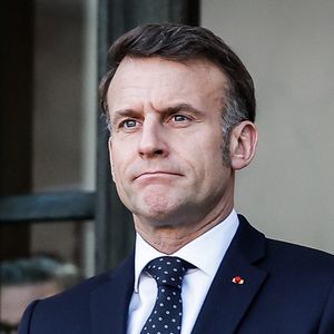 Emmanuel Macron a fait réaliser une gerbe de fleurs pour l'actrice décédée.

Le président français Emmanuel Macron au palais présidentiel de l'Élysée le 6 janvier 2026 à Paris, France. © Matthieu Mirville/ZUMA Press Wire / Bestimage