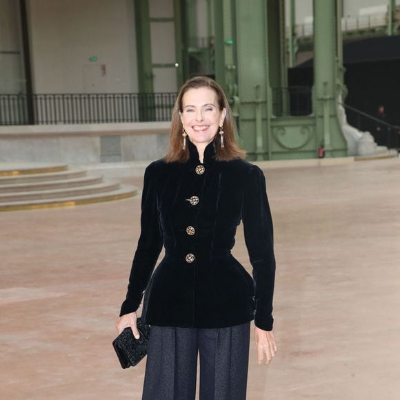 Carole Bouquet au photocall du défilé Chanel Mode Féminine Prêt-À-Porter Automne/Hiver 2025-2026 lors de la Fashion Week de Paris (PFW) au Grand Palais, à Paris, France, le 11 mars 2025. © Bertrand Rindoff/Bestimage