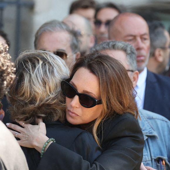 Laura Smet et Michèle Marchand - Sorties des obsèques de Nathalie Baye en l'église Saint-Sulpice à Paris le 23 avril 2026. 

© Dominique Jacovides - Coadic Guirec / Bestimage