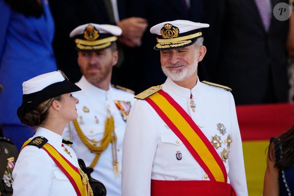 Le roi Felipe VI a posé une condition : que les capitales restent proches de Madrid.

La princesse Leonor, le roi Felipe VI d’Espagne - Le roi Felipe VI d’Espagne remet à la princesse des Asturies, la princesse Leonor, la Grand-Croix du Mérite Naval avec Distinctif Blanc, à Marín, le 16 juillet 2025 @LALO YASKY / BESTIMAGE