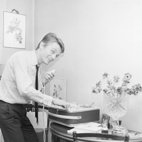 Archives - En France, Claude François posant le 22 janvier 1964. Photo par Alain Canu via Bestimage