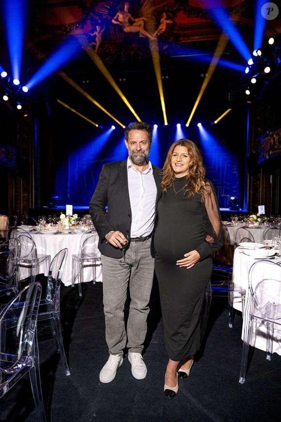 Le couple semble être rentré à la maison avec leur bébé.

Exclusif - Matthias Savignac et sa femme Marlène Schiappa, enceinte ( présidente de "Actives") lors du  dîner des femmes cheffes d'entreprises organisé par l'ONG "Actives" avec le soutien de L'Oréal, LinkedIn et Tilder au Trianon à Paris le 23 septembre 2025.
© Pierre Perusseau / Bestimage