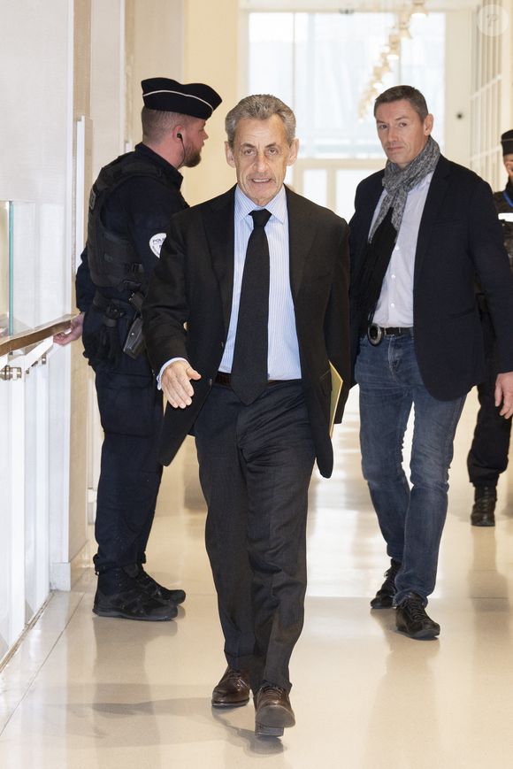 Info - Nicolas Sarkozy doit se faire poser ce vendredi le bracelet électronique auquel il a été condamné dans l'affaire dite des écoutes - L'ancien président français Nicolas Sarkozy (qui vient de fêter ses 70 ans hier le 28 janvier) - N.Sarkozy et 11 autres prévenus arrivent au tribunal de Paris pour leur procès pour des accusations de financement illégal de la campagne présidentielle victorieuse de 2007 par le dictateur M.Kadhafi, le 29 janvier 2025. © Pierre Perusseau/Bestimage
