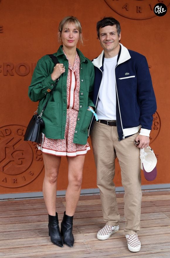 Caroline Anglade et son compagnon Nicolas Moreau au village lors des Internationaux de France de Tennis de Roland Garros 2025, à Paris, France, le 26 mai 2025. © Jacovides-Moreau/Bestimage