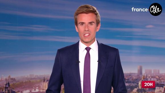 Jean-Baptiste Marteau a eu une pensée pour Léa Salamé durant le JT de 20 heures. Capture d'écran France 2