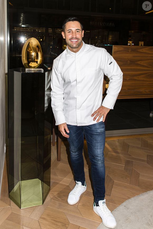 Il s'agit de Valentin Néraudeau, vu dans la saison 4 en 2013.

Exclusif - Valentin Néraudeau - Master Class du chef Valentin Néraudeau à l'occasion de la sortie de son livre "Desserts Addict" à la boutique Christofle de la rue Saint-Honoré à Paris le 21 novembre 2019. © Jack Tribeca/Bestimage