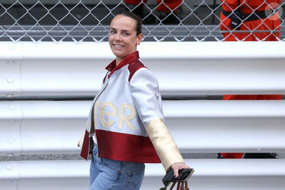 Pauline Ducruet - Le prince Albert II de Monaco remet le trophée de la course en série G avec la famille de Ayrton Senna lors du 14ème Grand Prix de Monaco Historique le 12 mai 2024.

© Claudia Albuquerque / Bestimage