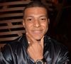 Dans une récente interview accordée à Paris Match, le joueur a évoqué cette passion qu'il affiche régulièrement lors des rassemblements des Bleus.

Kylian Mbappé - People à la soirée "Hublot loves Art" par la marque Hublot à la Fondation Louis Vuitton à Paris. Le 16 décembre 2019
© Veeren / Bestimage