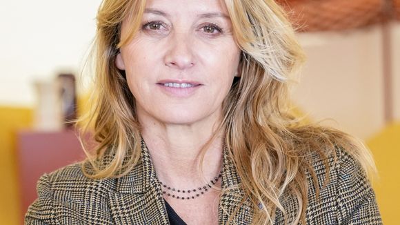 "C'est la première fois que je travaille sur un objet si technologique", cette collaboration surprenante entre Sarah Poniatowski et une grande entreprise
