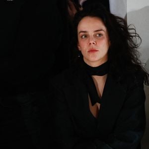 Pauline Ducruet au front row du défilé Weinsanto Mode Féminine Prêt-À-Porter Automne/Hiver 2025-2026 lors de la Fashion Week de Paris (PFW), à Paris, France, le 3 mars 2025. © Christophe Clovis/Bestimage