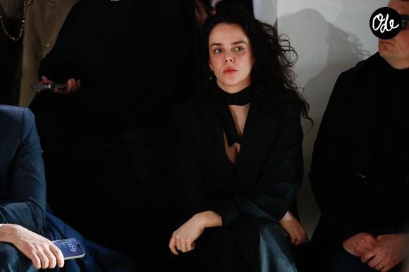 Pauline Ducruet au front row du défilé Weinsanto Mode Féminine Prêt-À-Porter Automne/Hiver 2025-2026 lors de la Fashion Week de Paris (PFW), à Paris, France, le 3 mars 2025. © Christophe Clovis/Bestimage
