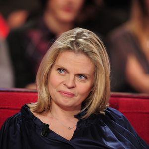 Isabelle Nanty lors de l'enregistrement de "Vivement Dimanche" le 24 novembre 2008 à Paris, France. Photo Max Colin/ABACAPRESS.COM