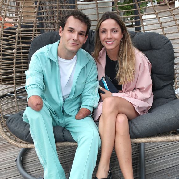 Exclusif - Théo Curin et sa compagne Marie-Camille Fabas - Célébrités aux Internationaux de France de Tennis de Roland Garros 2023 - Jour 15 à Paris le 11 Juin 2023. 

© Bertrand Rindoff / Bestimage
