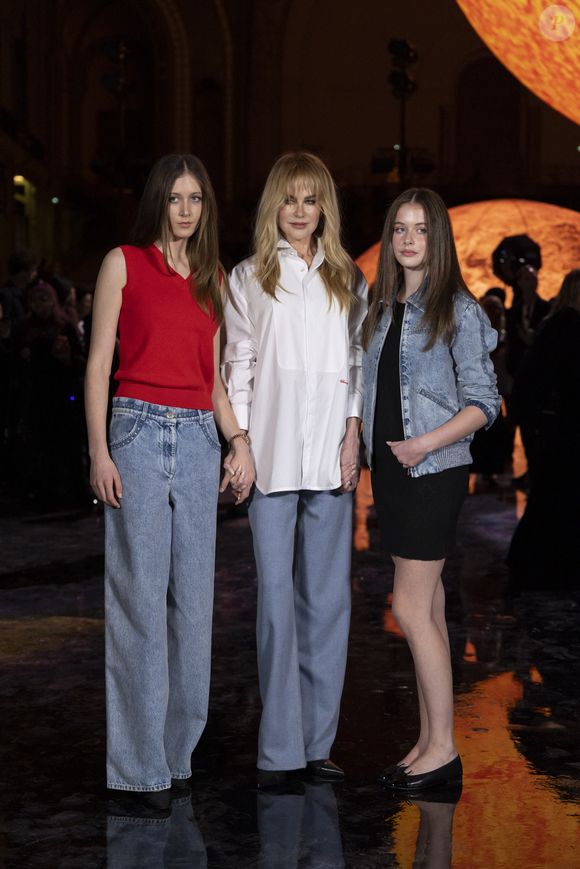 Sunday Rose Kidman Urban, Nicole Kidman, Faith Margaret Kidman-Urban – Photo Call  du Défilé de mode Chanel Collection Printemps-Été 2026 dans le cadre de la Fashion Week de Paris, France, le 6 octobre 2025. © Olivier Borde / Bestimage