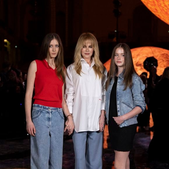 Sunday Rose Kidman Urban, Nicole Kidman, Faith Margaret Kidman-Urban – Photo Call  du Défilé de mode Chanel Collection Printemps-Été 2026 dans le cadre de la Fashion Week de Paris, France, le 6 octobre 2025. © Olivier Borde / Bestimage