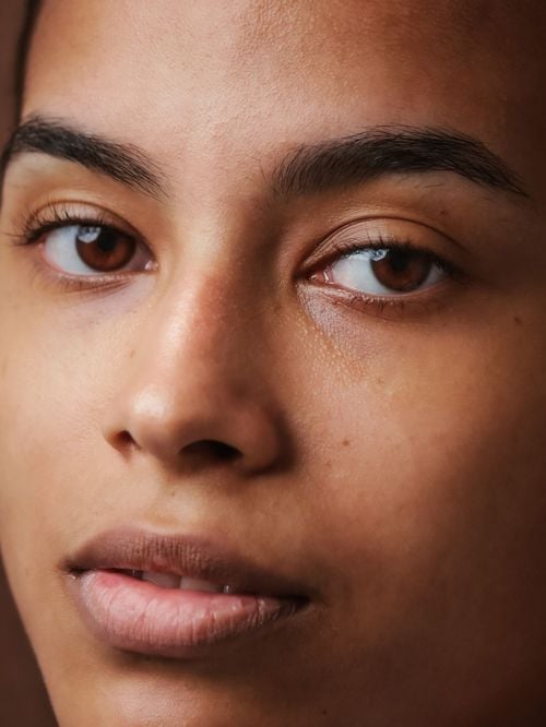Comment avoir des sourcils parfaits ? Découvrez les étapes simples et efficaces à suivre au quotidien