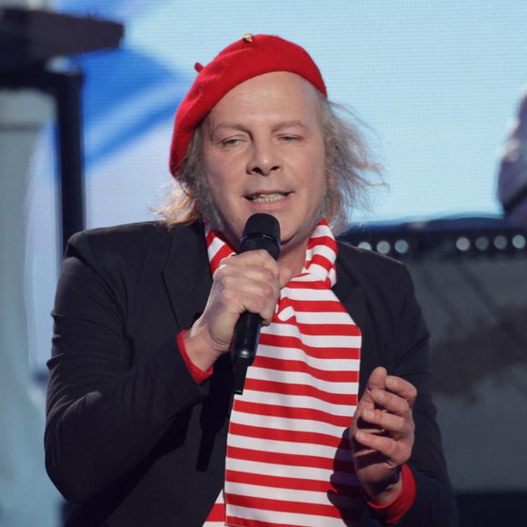 En 1993, Philippe Katerine était déjà devenu le père d'une fille baptisé Edie

Philippe Katerine - Cérémonie de la 40ème édition des Victoires de la Musique à la Seine Musicale à Boulogne-Billancourt, France, le 14 février 2025. © Coadic Guirec/Bestimage