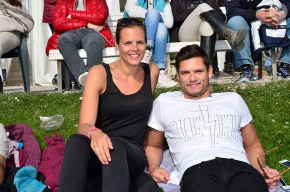 En effet, face à Isabelle Ithurburu, le nageur a déclaré au sujet de sa belle surprise dans DALS : "Je suis très content parce qu'on n'a pas partagé beaucoup de moments en famille quand on était petits, elle est partie très tôt". 

Laure Manaudou et son frère Florent Manaudou - People au "GPA Jump Festival" à Cagnes-sur-Mer, le 29 mars 2014. ©JLPPA / Bestimage
