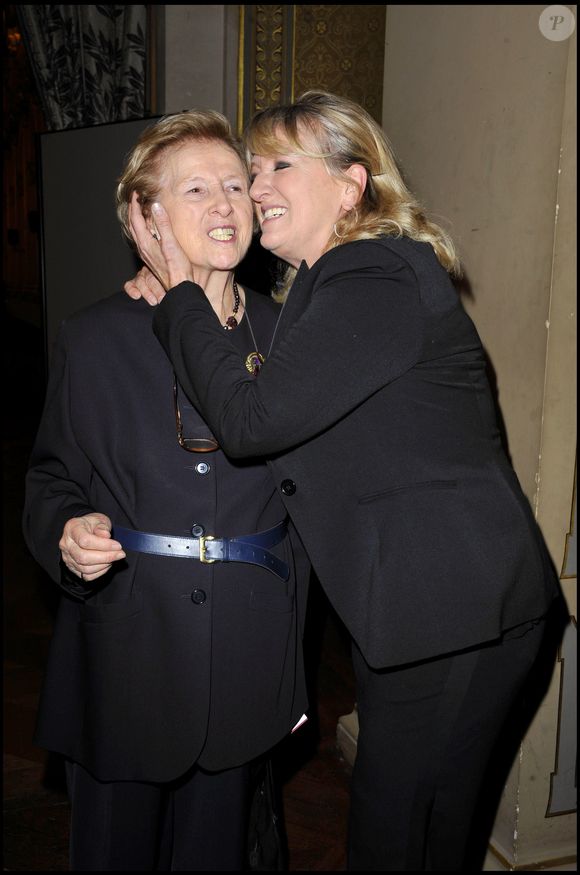 Le dernier adieu à Françoise a eu lieu à l’église Saint-Laurent d'Eygalières dans les Bouches-du-Rhône. 

Charlotte de Turckheim et sa mère Françoise de Turckheim à la mairie de Paris (Photo non datée)COADIC GUIREC / BESTIMAGE