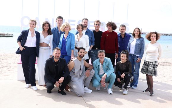 Hector Langevin, Raphaele Volkoff, Franck Monsigny, Emmanuel Moire et Farouk Bermouga - Photocall de "Demain nous appartient" lors du 7ème festival international Canneséries à Cannes, le 6 avril 2024. 
© Denis Guignebourg / Bestimage