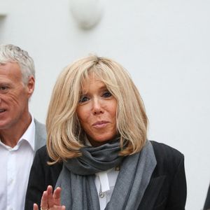 La Première Dame Brigitte Macron, Présidente de la Fondation 'Hopitaux de Paris - Hopitaux de France' avec Didier Deschamps visitant la maison familiale et le CHR lors du lancement de la 31ème édition des Pièces Jaunes 2020 au CHR d'Orléans, France le 8 janvier 2020. Photo Dominique Jacovides /pool/ABACAPRESS.COM