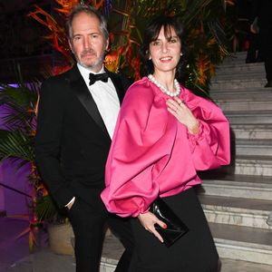 Christopher Thompson et sa femme Géraldine Pailhas - Soirée de Gala "Oiseau Rebelle" au théâtre National de l'Opéra Comique à Paris le 18 novembre 2021. Le Gala permettra de financer les projets lyriques et sociaux de cette maison au coeur de Paris, ou ont été créées Carmen ou Manon... © Coadic Guirec/Bestimage