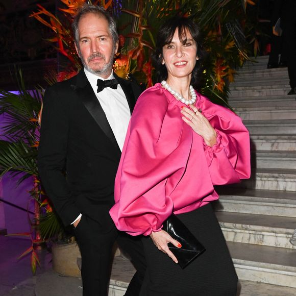 Christopher Thompson et sa femme Géraldine Pailhas - Soirée de Gala "Oiseau Rebelle" au théâtre National de l'Opéra Comique à Paris le 18 novembre 2021. Le Gala permettra de financer les projets lyriques et sociaux de cette maison au coeur de Paris, ou ont été créées Carmen ou Manon... © Coadic Guirec/Bestimage