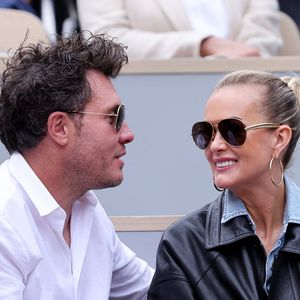 Frédéric Suant et sa compagne Laeticia Hallyday dans les tribunes lors des Internationaux de France de Tennis de Roland Garros 2025. Paris, le 26 mai 2025. © Jacovides-Moreau/Bestimage
