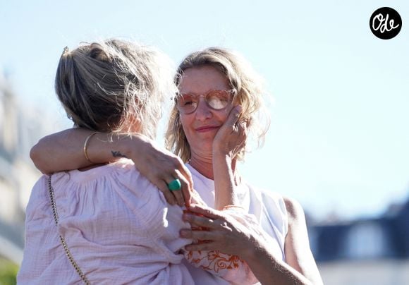 Vanessa Aiffe Ceccaldi, Alexandra Lamy - Les célébrités ont répondu présente à la 'Grande marche citoyenne' contre les violences sexuelles devant ministère français de la Justice, place Vendôme, à Paris, France, le 4 juillet 2026. © Anne-Sophie Guebey/Bestimage