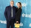 Luc Besson est venu avec Sarah Saldma, à l'avant-première de son film Dracula à Los Angeles ! 

Hollywood, CA L'avant-première de 'Dracula' a eu lieu au TCL Chinese Theater à Hollywood, Californie.
Photo : Backgrid USA / Bestimage